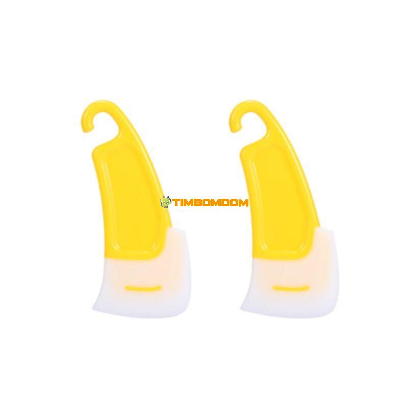 Plastic scrape Plastic scrape