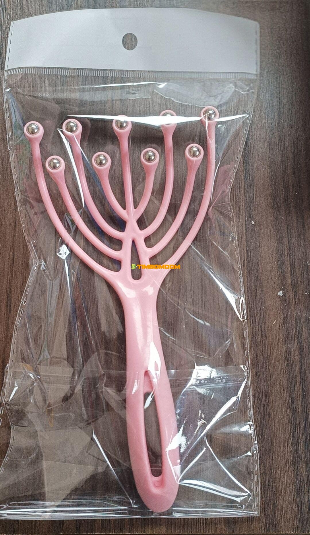 Plastic scratch Plastic scratch