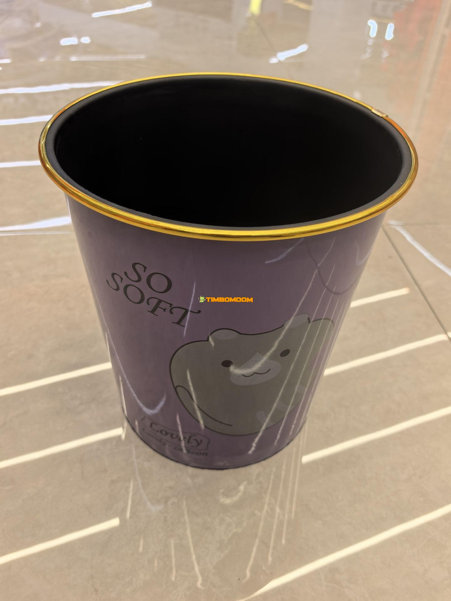 Cartoon Plastic Waste Bin with Gold Rim Cartoon Plastic Waste Bin with Gold Rim