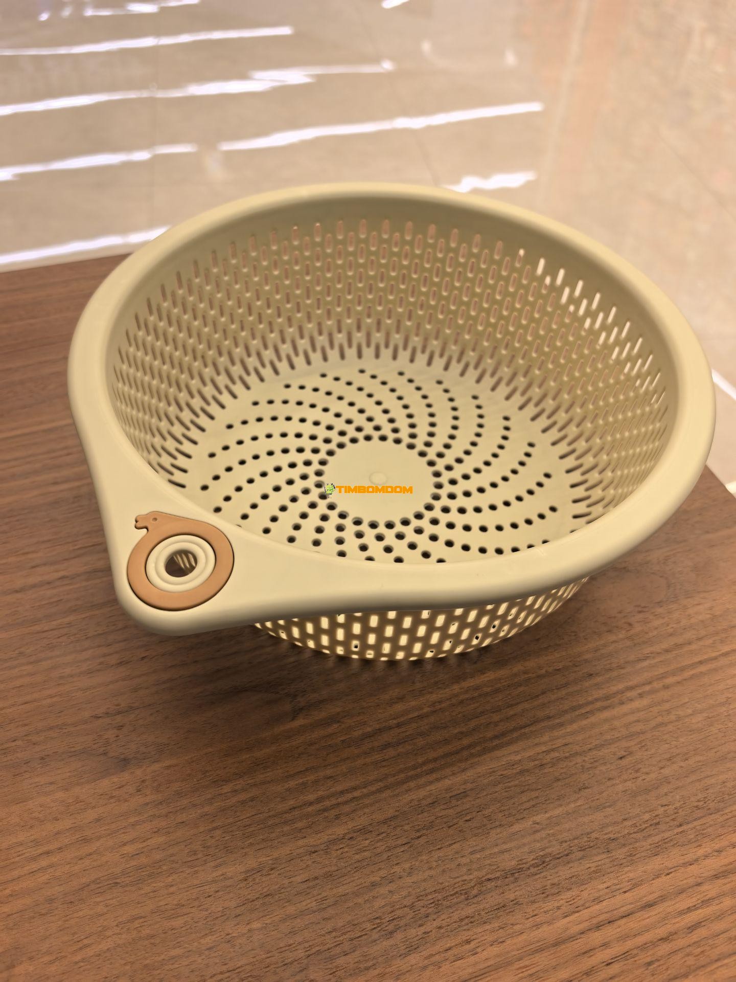 Plastic Drain Basket with Grip Handle Plastic Drain Basket with Grip Handle