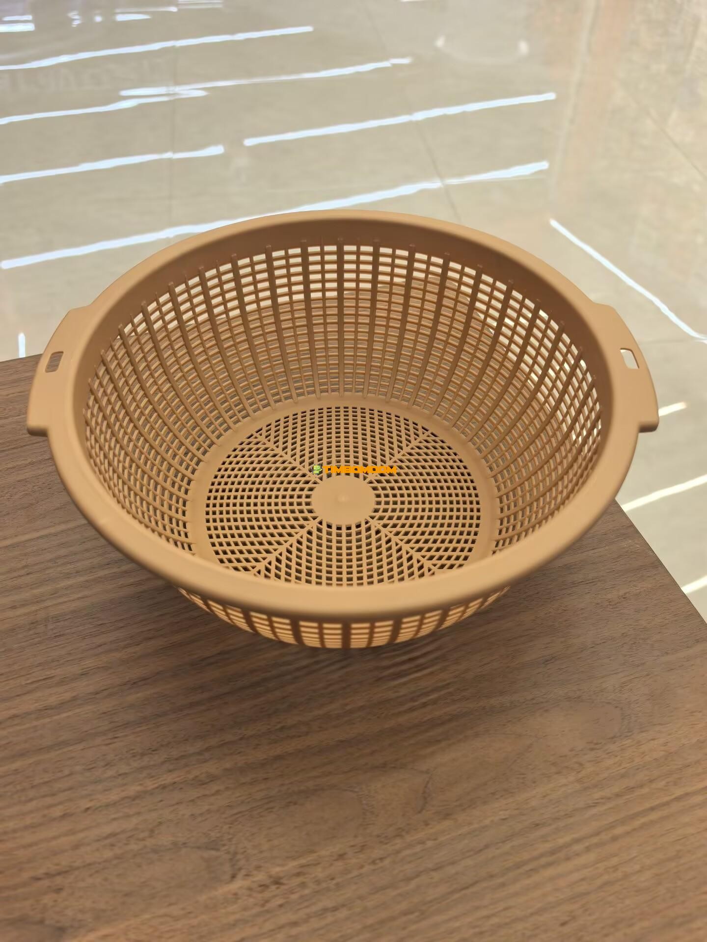 Round Mesh Strainer with Handle Round Mesh Strainer with Handle