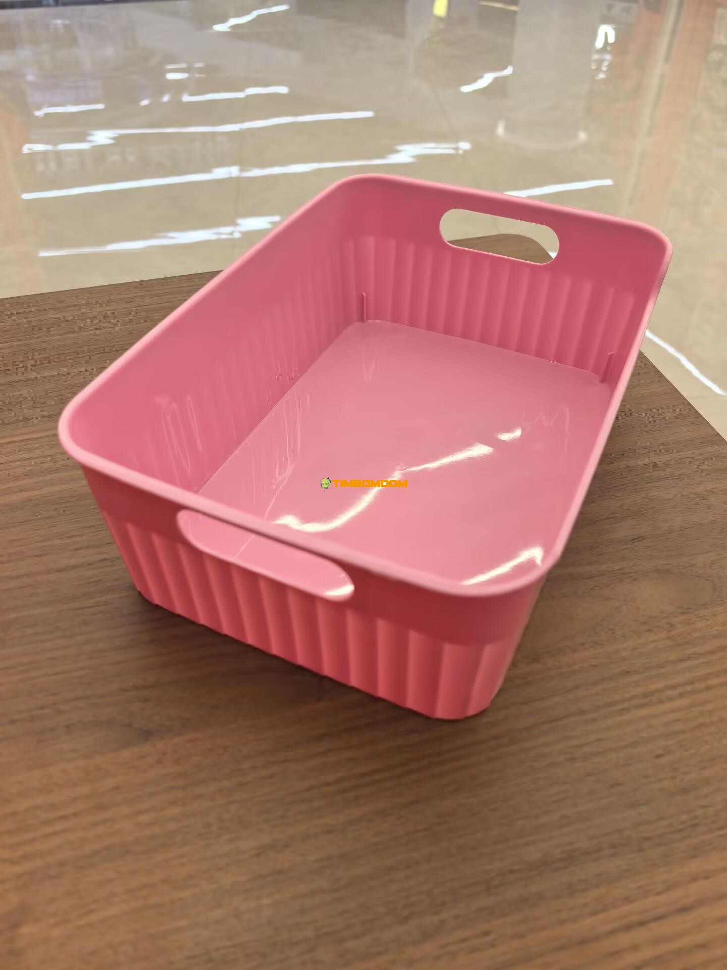 Colorful Plastic Storage Basket with Handles Colorful Plastic Storage Basket with Handles