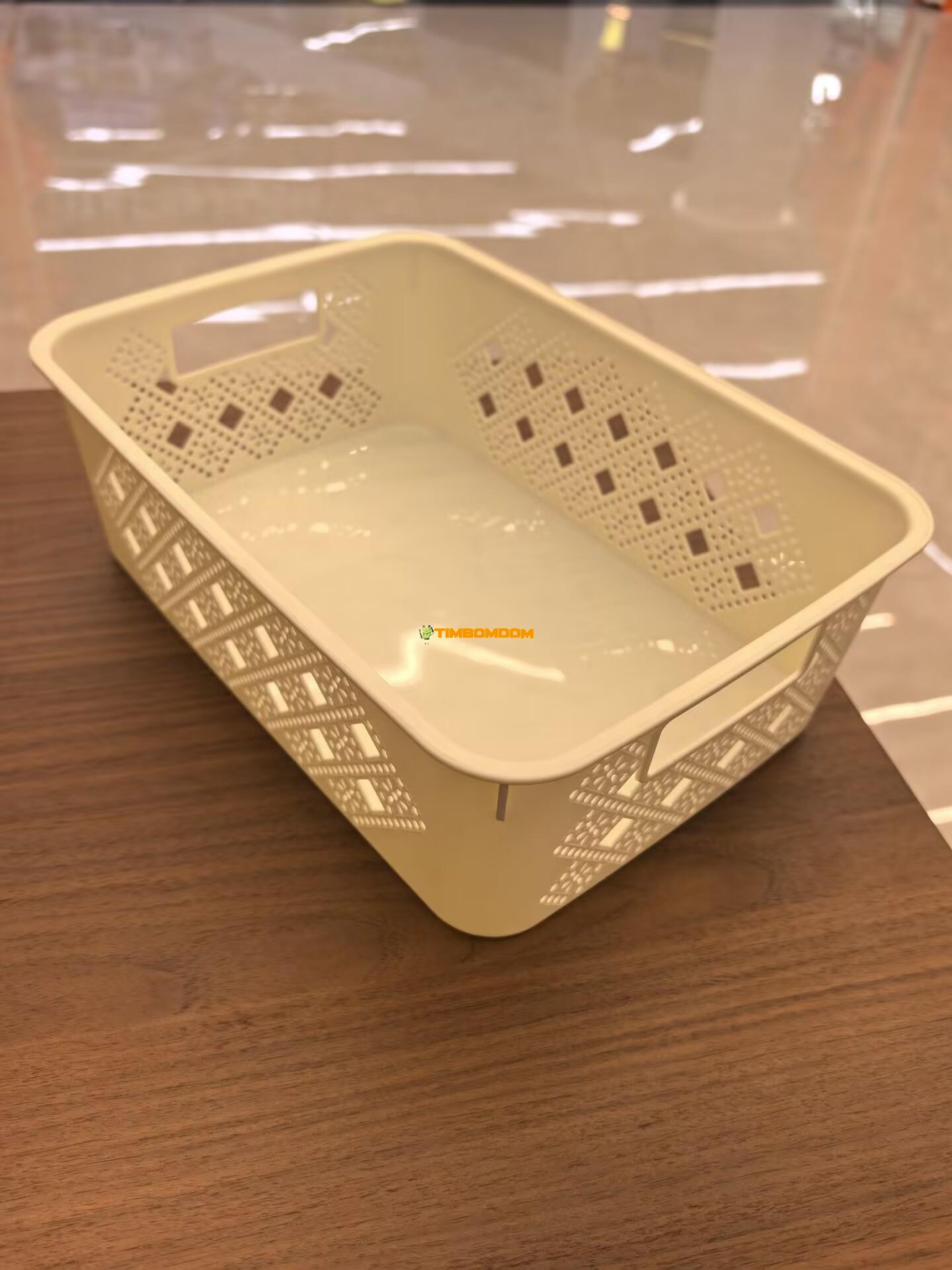 Hollow Design Plastic Storage Basket with Handles Hollow Design Plastic Storage Basket with Handles