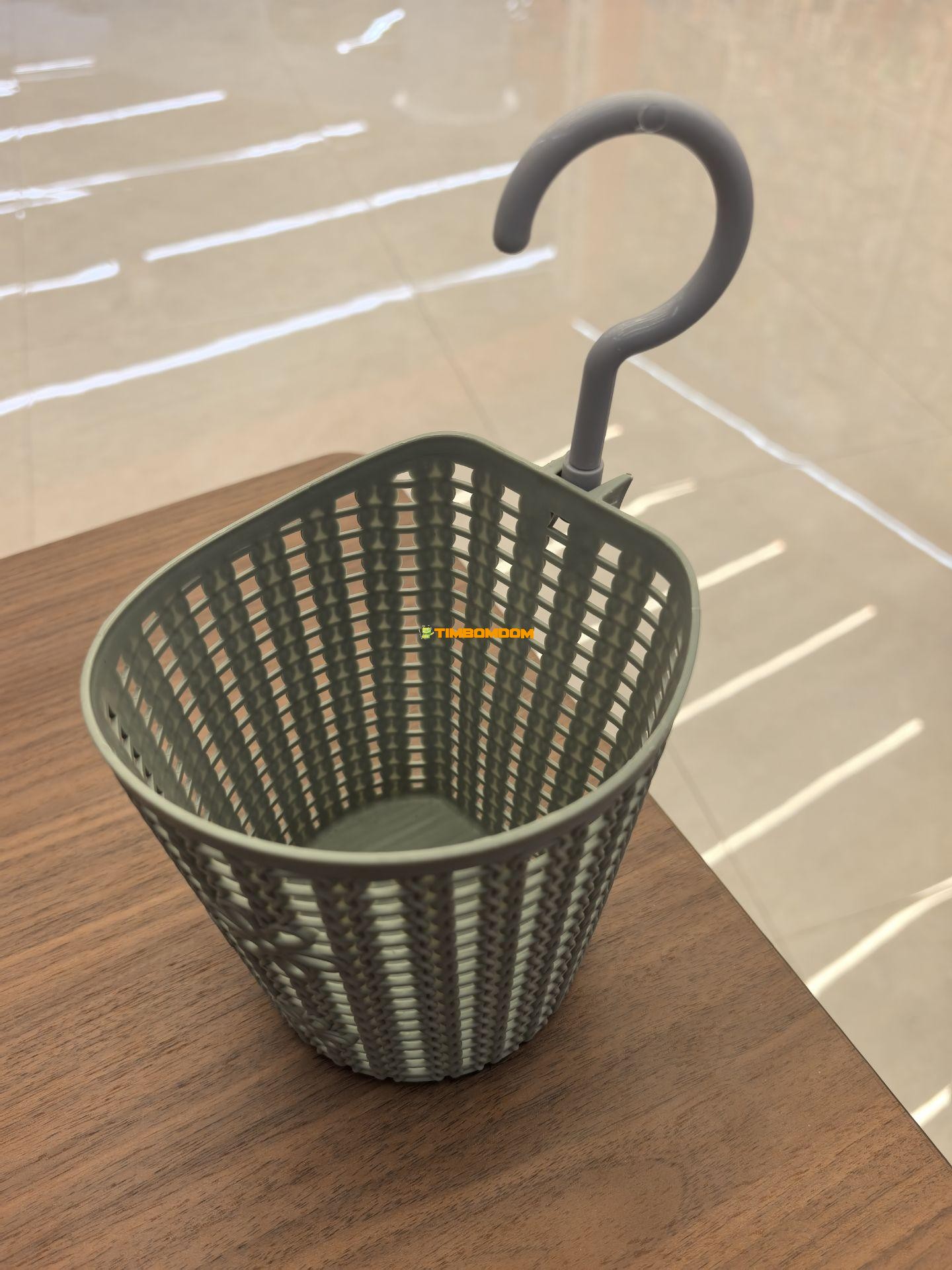 Hanging Plastic Storage Basket Hanging Plastic Storage Basket