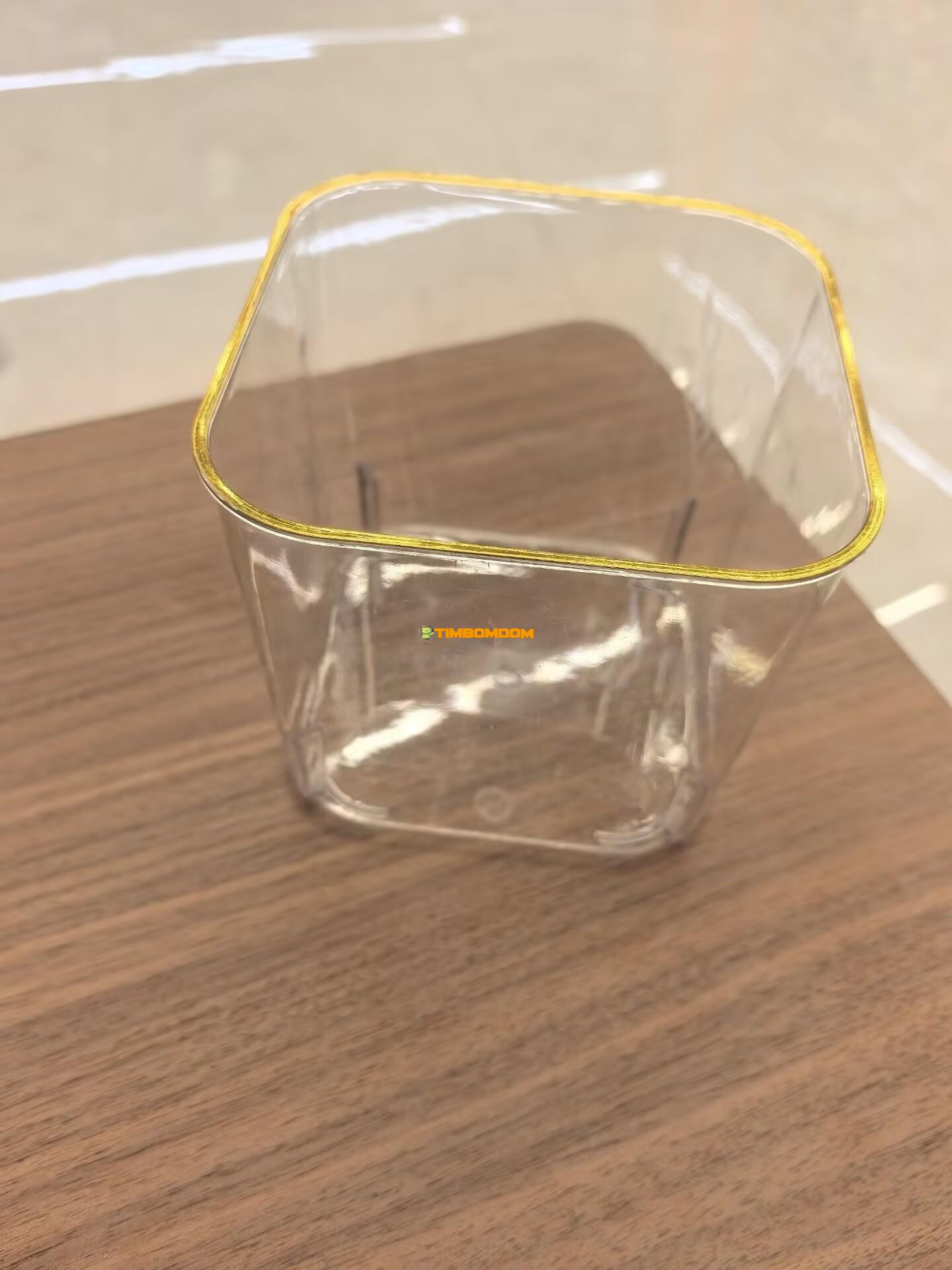 Square Plastic Bowl with Gold Rim Square Plastic Bowl with Gold Rim