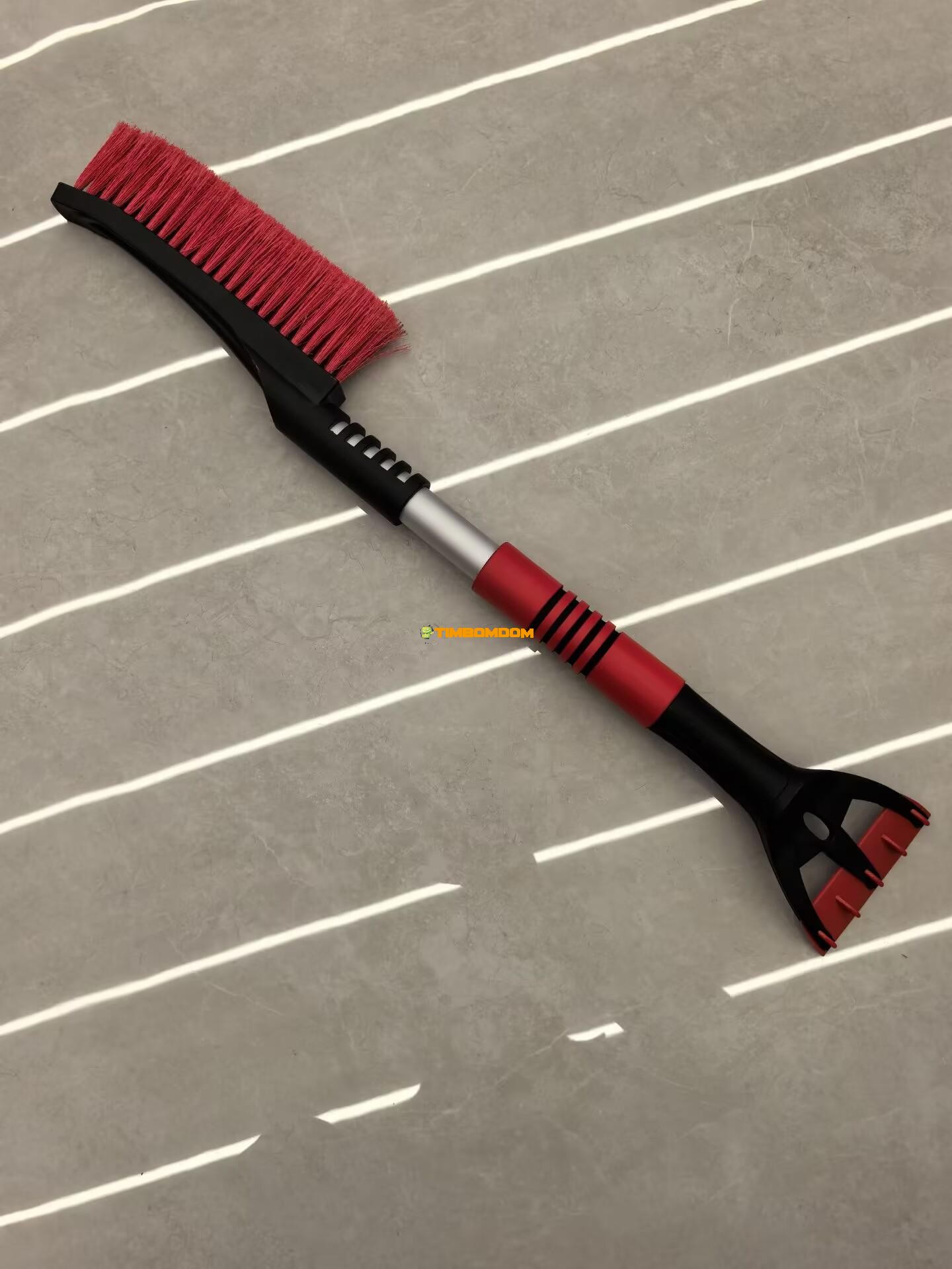 Multi-functional snow plow brush for cars Multi-functional snow plow brush for cars