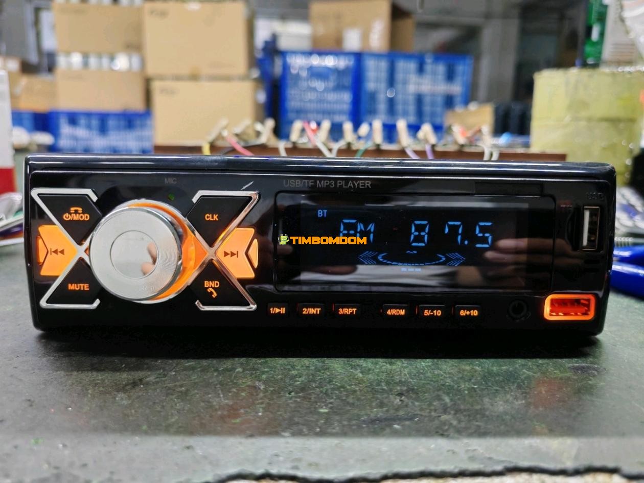 Universal Car MP3 Bluetooth Voice Handsfree Player Universal Car MP3 Bluetooth Voice Handsfree Player