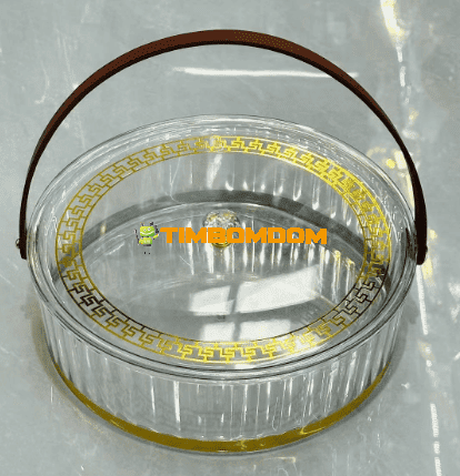 Transparent storage box with handle Transparent storage box with handle