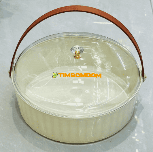 Transparent storage box with handle Transparent storage box with handle