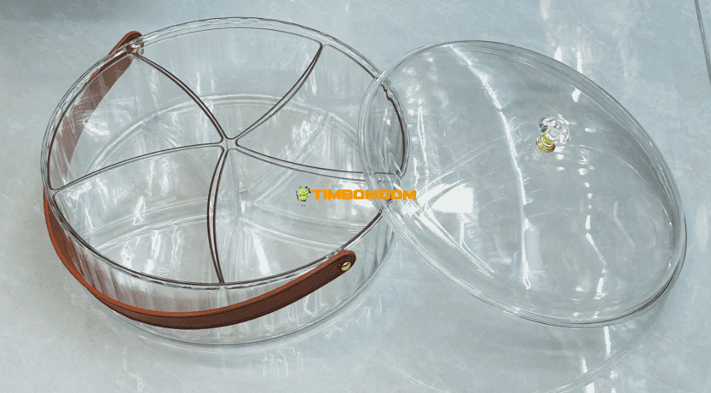 Transparent storage box with dividers and handle Transparent storage box with dividers and handle