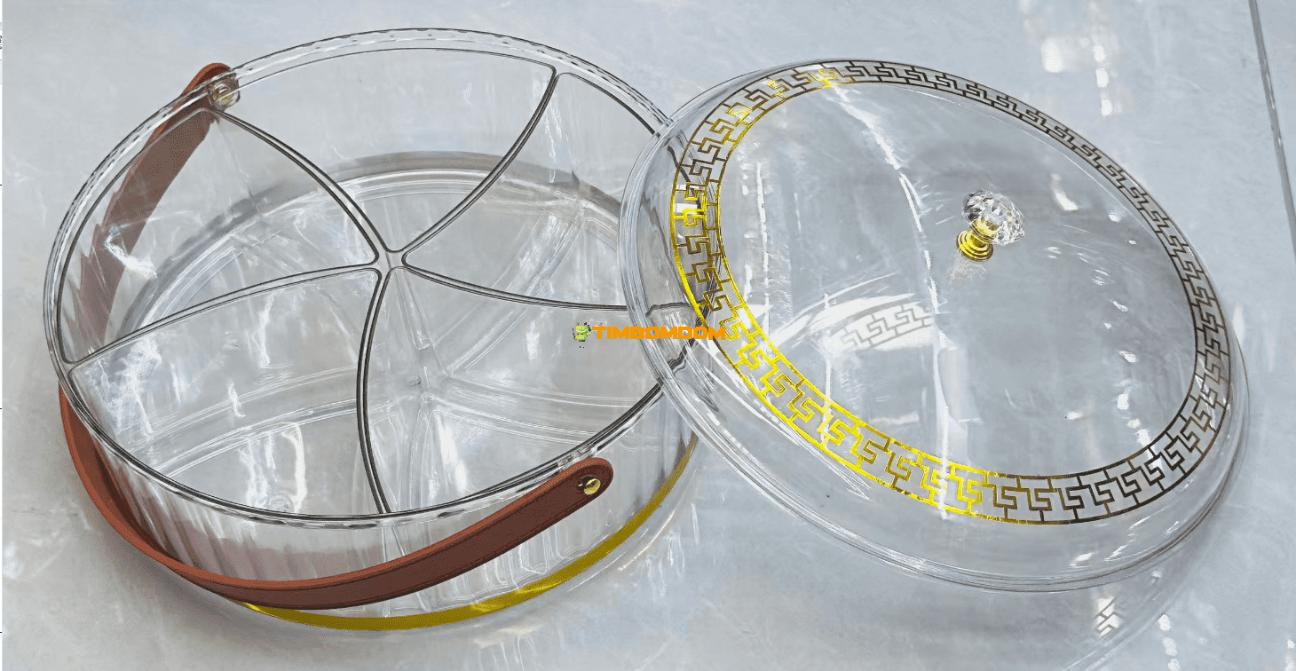 Transparent storage box with dividers and handle Transparent storage box with dividers and handle