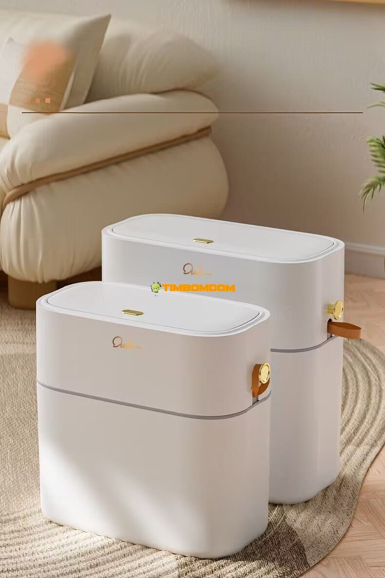 Trash Can with Lid Trash Can with Lid