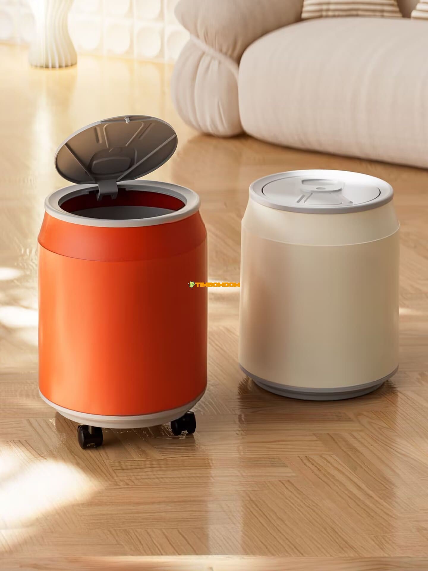 Rolling Pedal Trash Can with Wheels Rolling Pedal Trash Can with Wheels