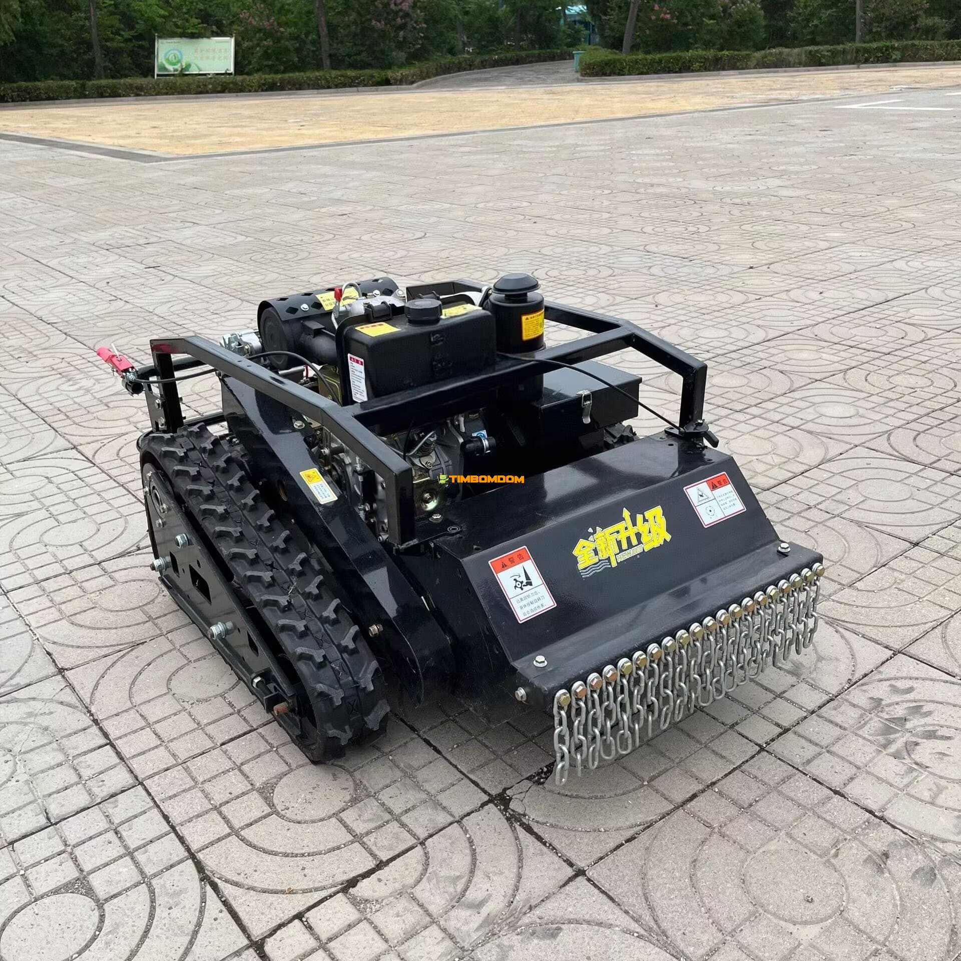 Intelligent Remote-Controlled Self-Propelled Mower — Agricultural Field Grass Cutter & Weed Remover — Fully Automatic Tracked Mower Intelligent Remote-Controlled Self-Propelled Mower — Agricultural Field Grass Cutter & Weed Remover — Fully Automatic Tracked Mower