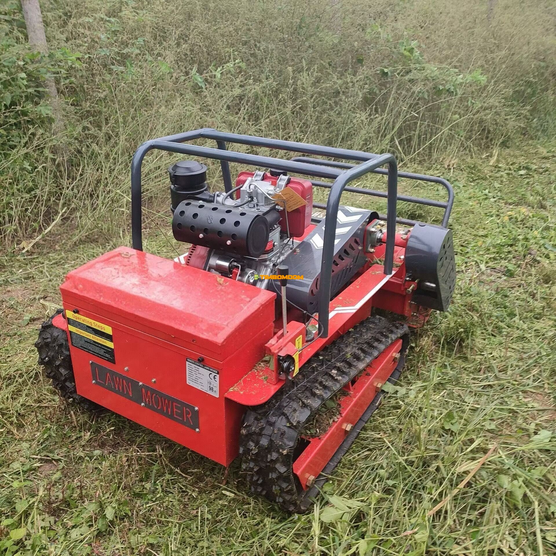 Remote-Controlled Lawn Mower — Tracked All-Terrain Weed Cutter | Ideal for Orchards, Lawn Mulching, Landscaping, and Land Clearing Remote-Controlled Lawn Mower — Tracked All-Terrain Weed Cutter | Ideal for Orchards, Lawn Mulching, Landscaping, and Land Clearing