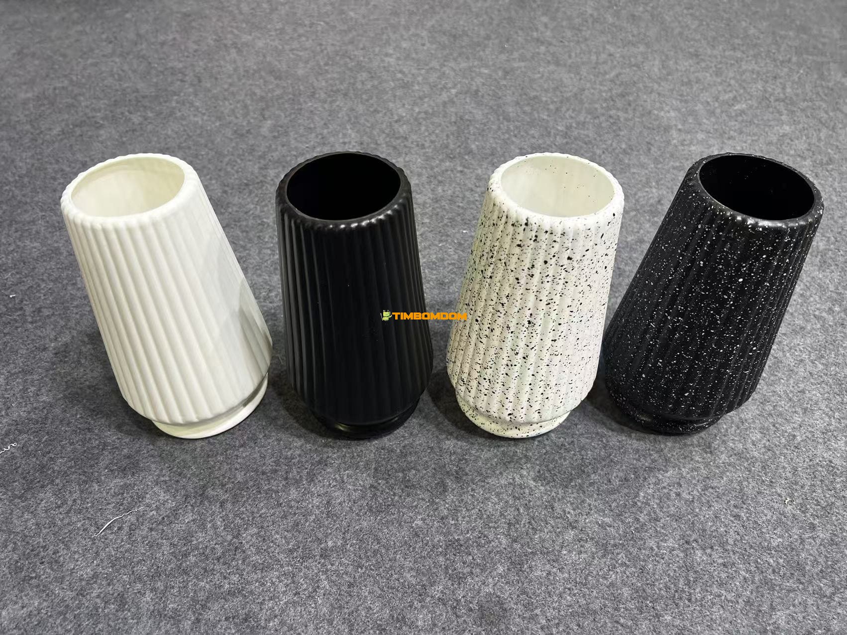 plastic vase - TBD1187251.jpeg