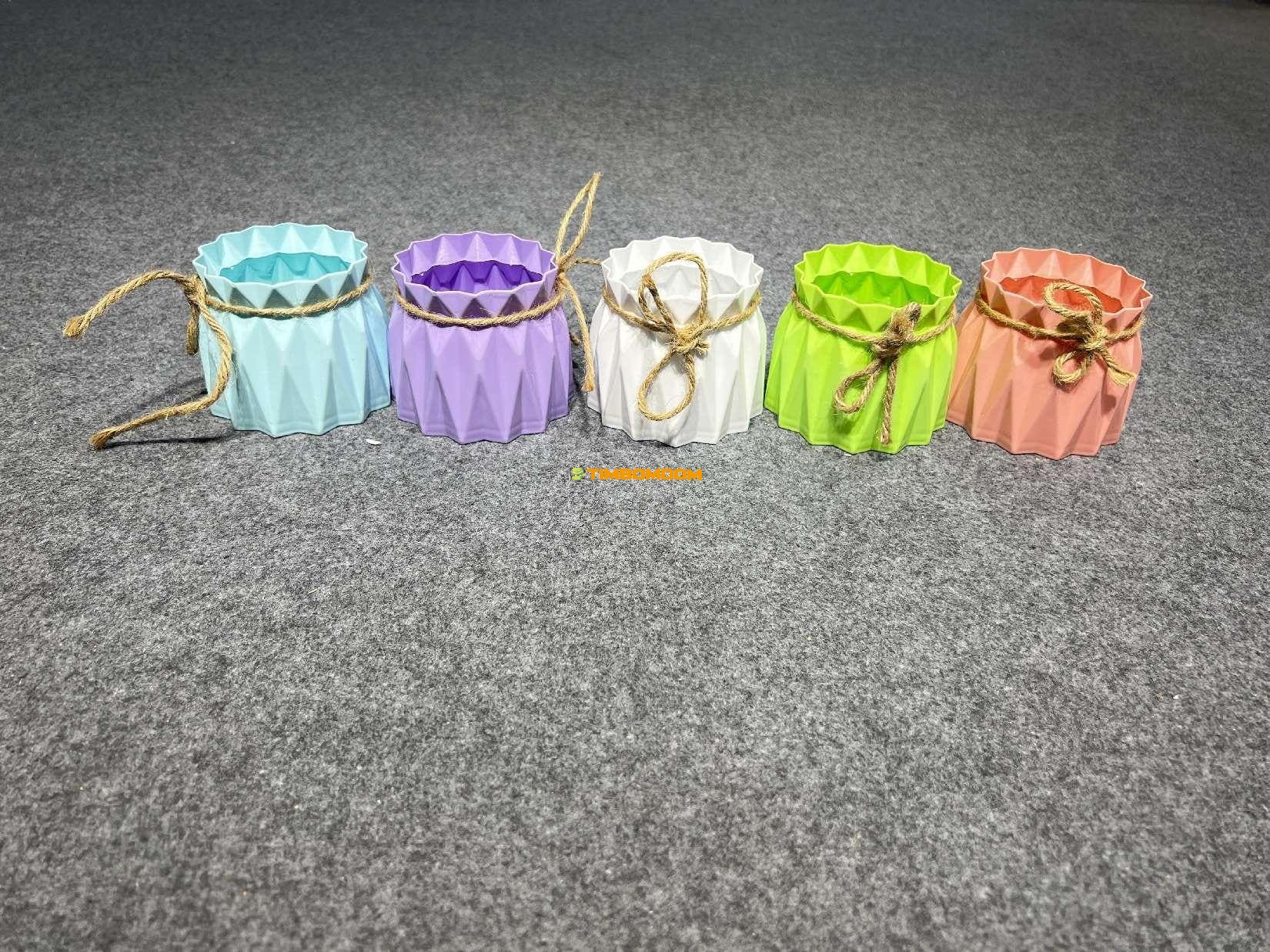 plastic vase - TBD1187253.jpeg
