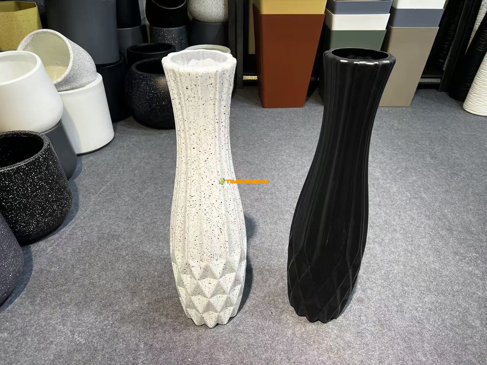 plastic vase - TBD1187405.jpeg