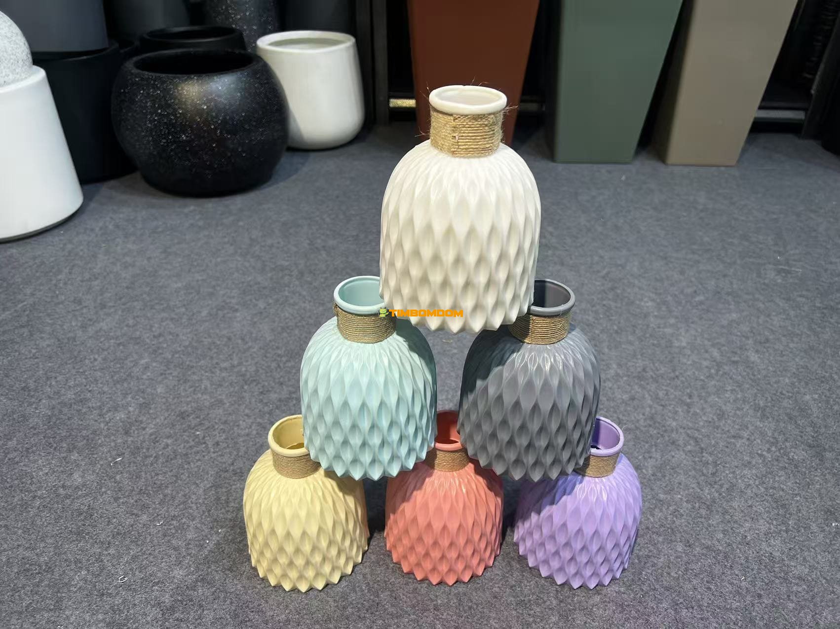 plastic vase - TBD1187417.jpeg