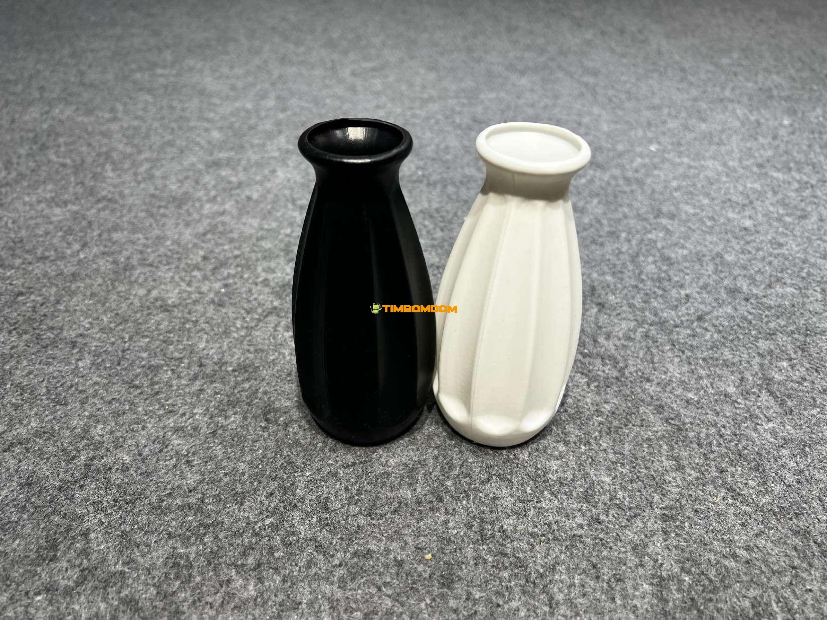 plastic vase - TBD1187469.jpeg