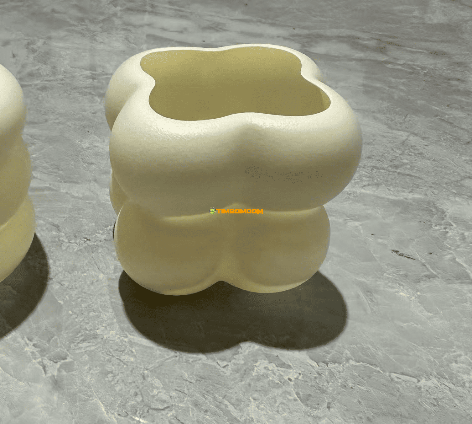 Plastic Flower Pot - TBD1187564.png