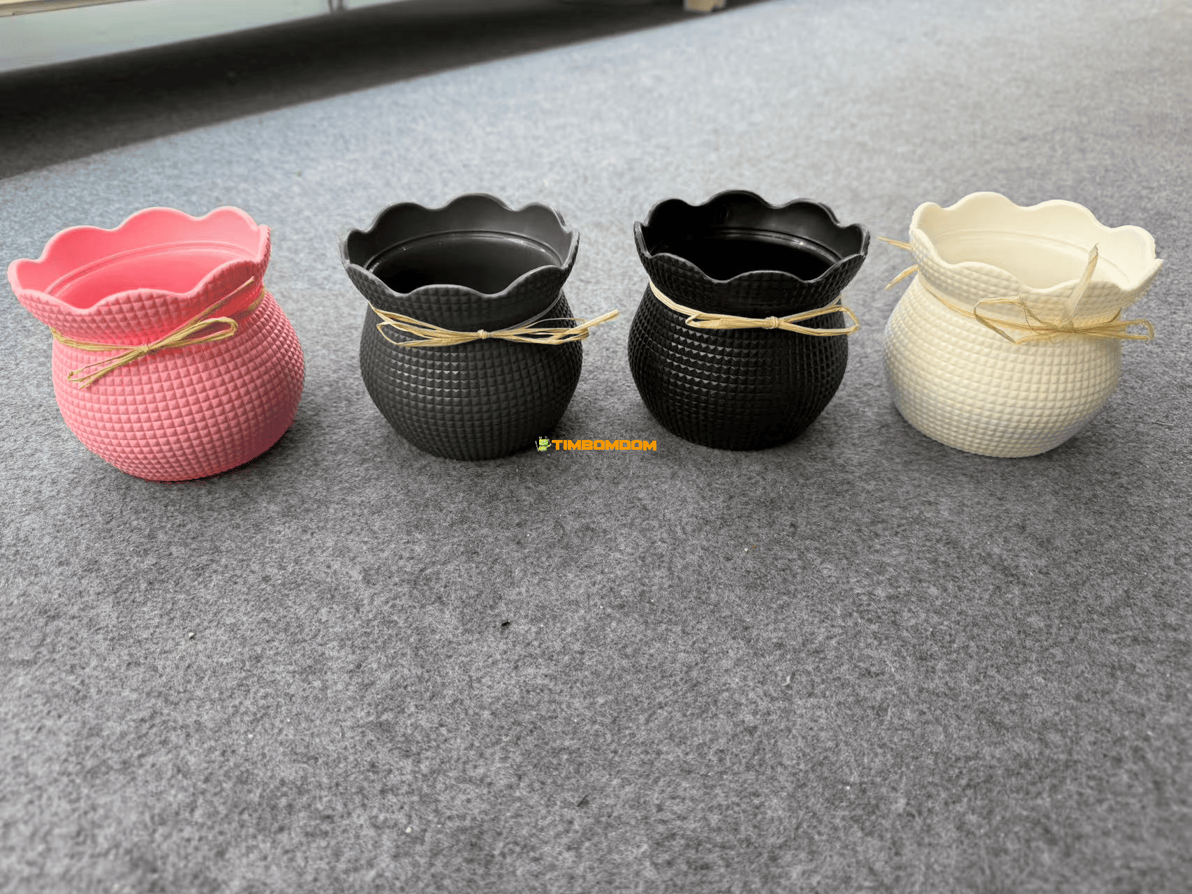 Plastic Flower Pot - TBD1187572.png