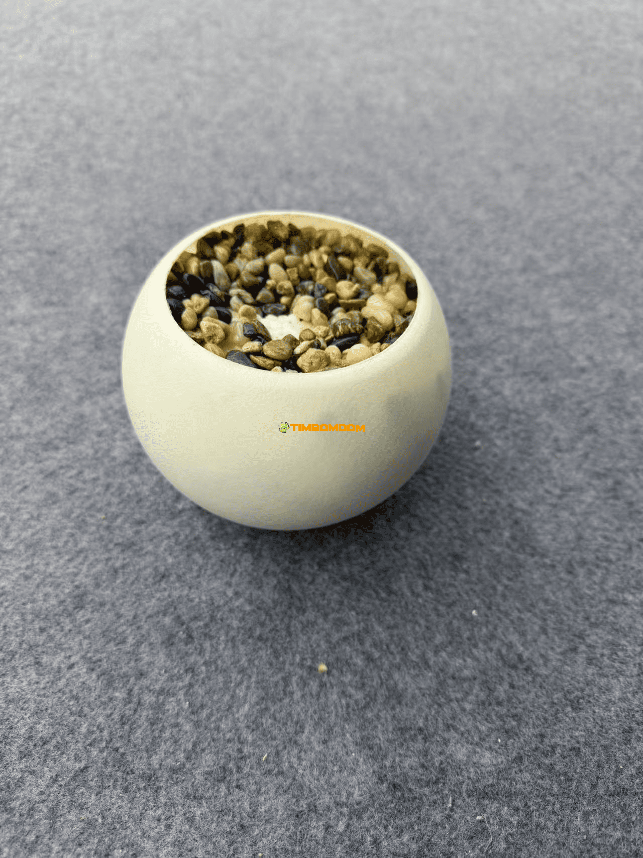 Plastic Flower Pot - TBD1187578.png