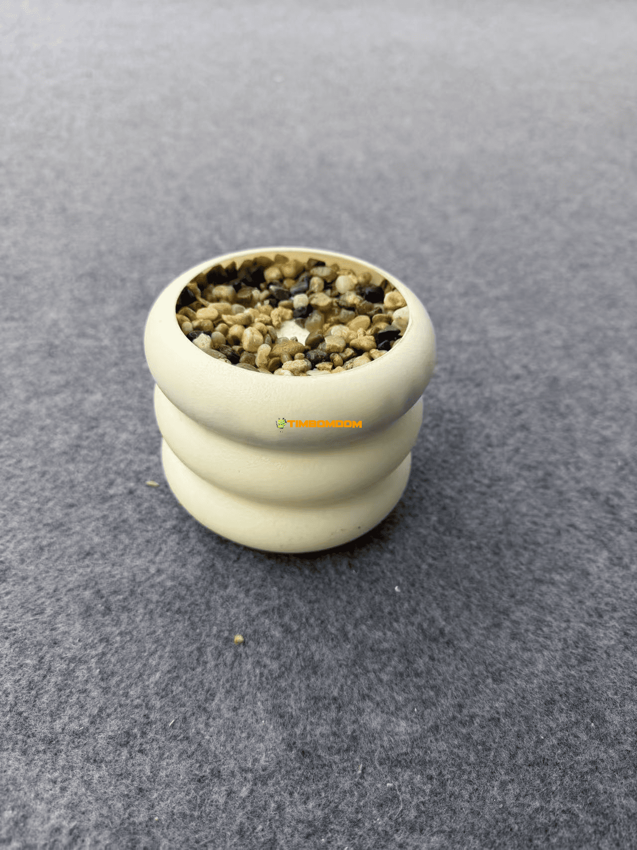 Plastic Flower Pot - TBD1187583.png