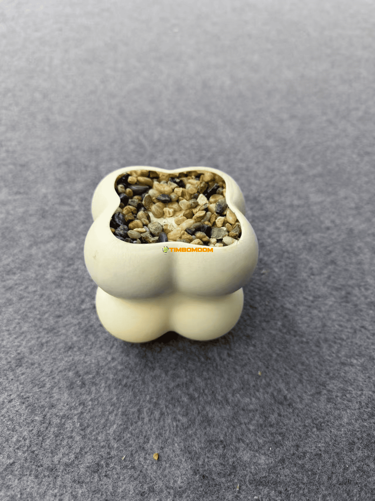 Plastic Flower Pot - TBD1187585.png