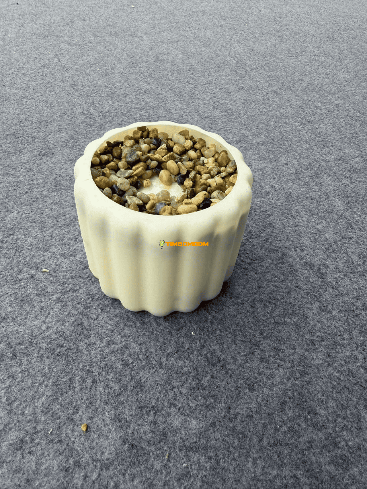 Plastic Flower Pot - TBD1187586.png